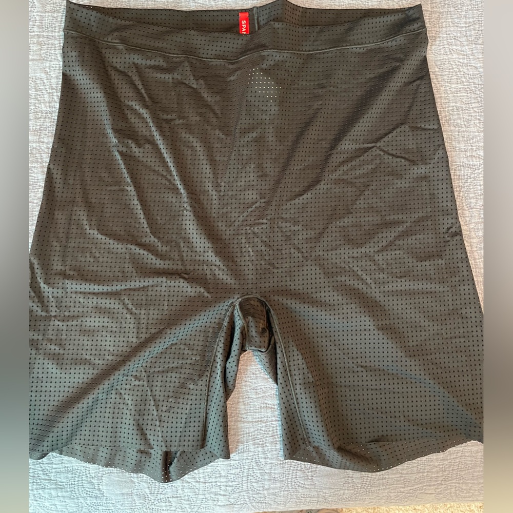 SPANX Breathable Biker Shorts—NWOT—Size 2XL